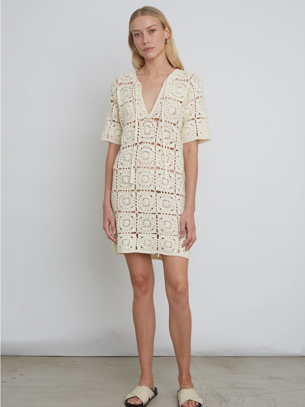 $528 Eleven Six Elana Tunic M/L Crochet V‑Neck Mini Dress in Cream